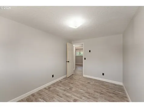1547 Nw Rachel Avenue Roseburg OR 97471