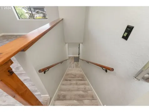 1547 Nw Rachel Avenue Roseburg OR 97471