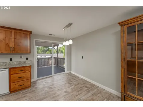 1547 Nw Rachel Avenue Roseburg OR 97471