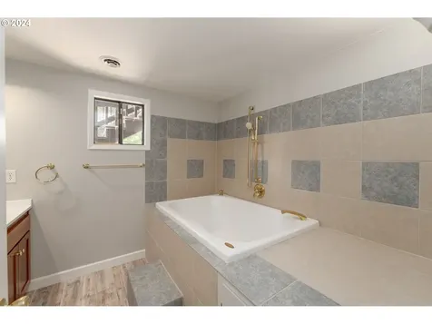 1547 Nw Rachel Avenue Roseburg OR 97471