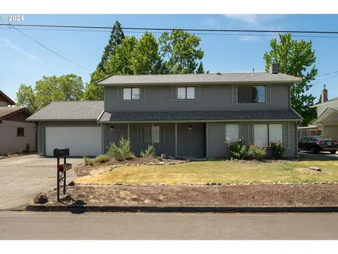 1547 Nw Rachel Avenue Roseburg OR 97471