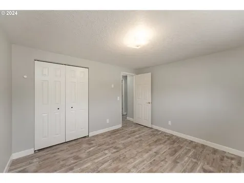 1547 Nw Rachel Avenue Roseburg OR 97471