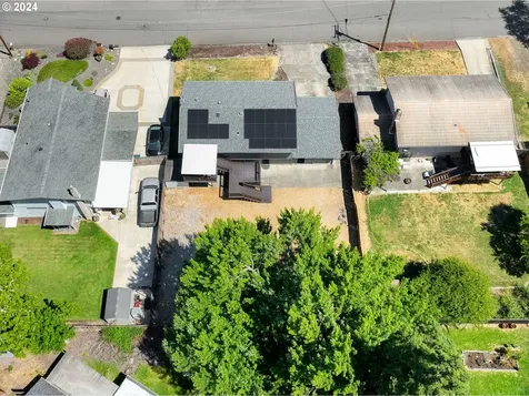 1547 Nw Rachel Avenue Roseburg OR 97471