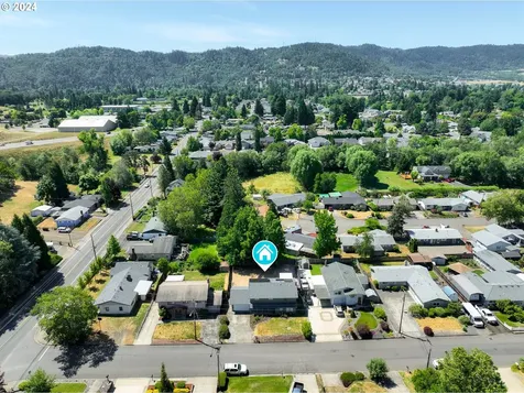 1547 Nw Rachel Avenue Roseburg OR 97471