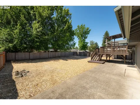 1547 Nw Rachel Avenue Roseburg OR 97471