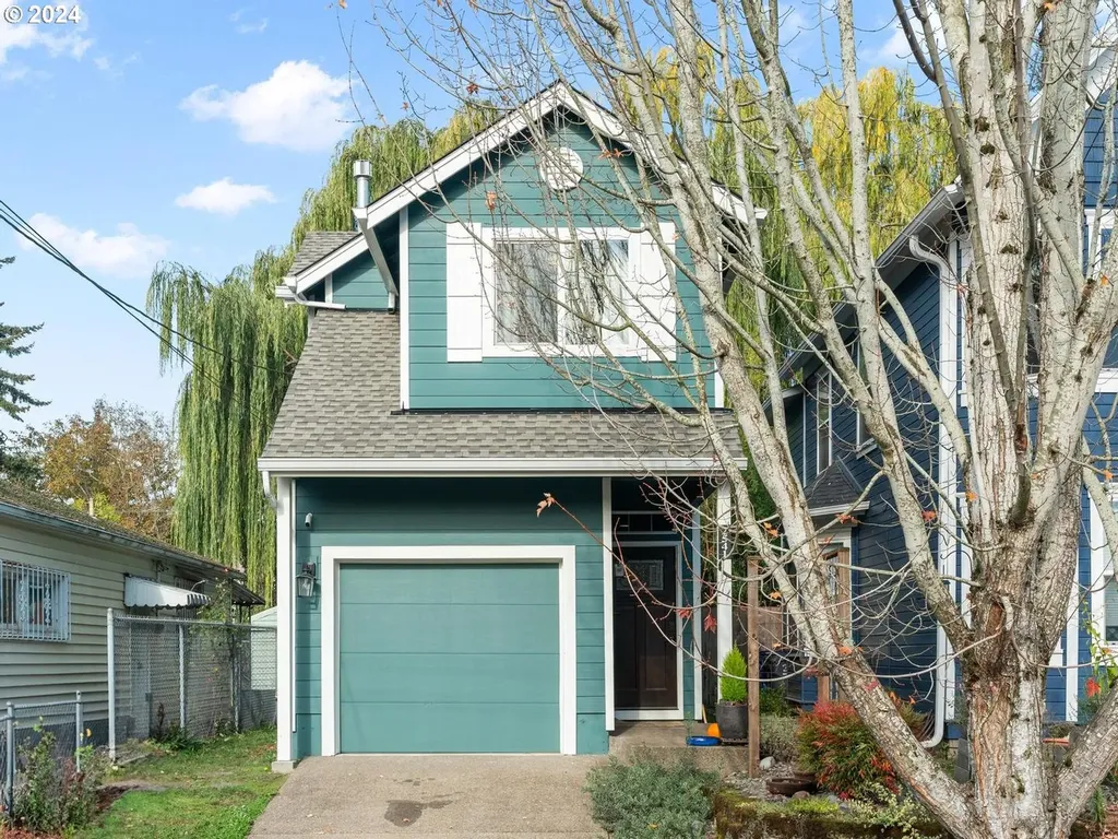 2541 N Halleck Street Portland OR 97217