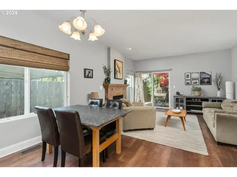 2541 N Halleck Street Portland OR 97217