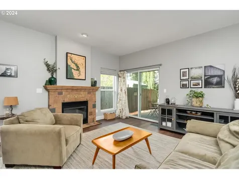 2541 N Halleck Street Portland OR 97217