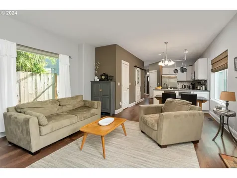 2541 N Halleck Street Portland OR 97217