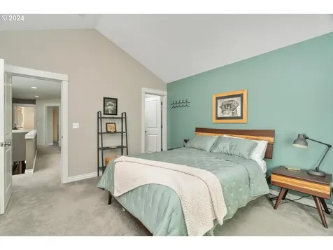 2541 N Halleck Street Portland OR 97217