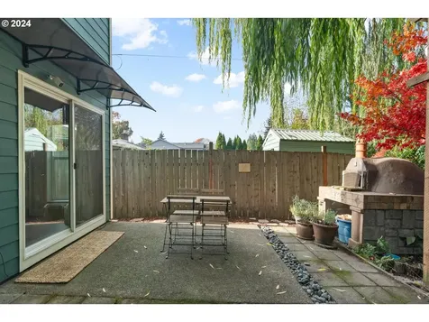2541 N Halleck Street Portland OR 97217