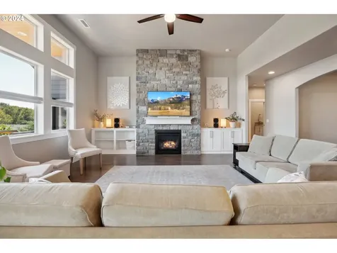 1701 S Nighthawk Road Ridgefield WA 98642