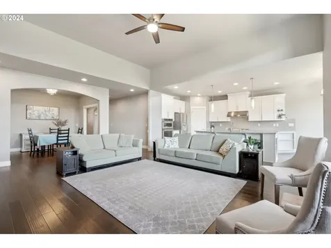 1701 S Nighthawk Road Ridgefield WA 98642