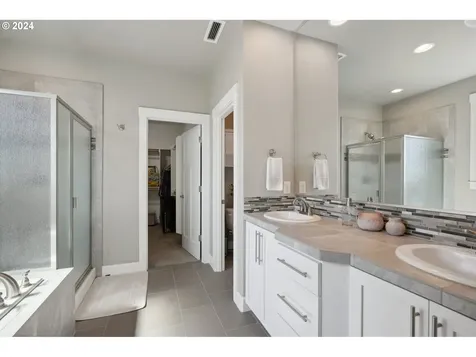 1701 S Nighthawk Road Ridgefield WA 98642