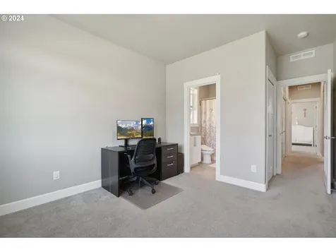 1701 S Nighthawk Road Ridgefield WA 98642