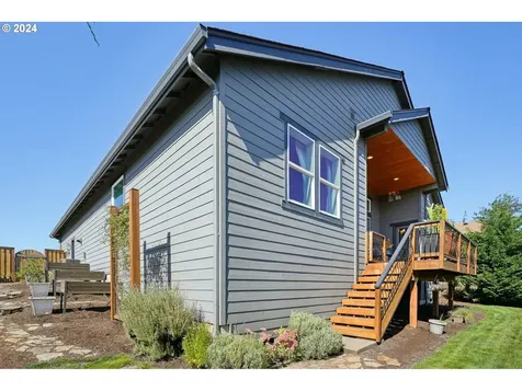 1701 S Nighthawk Road Ridgefield WA 98642