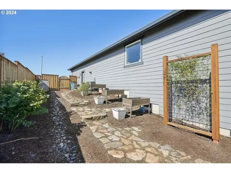 1701 S Nighthawk Road Ridgefield WA 98642