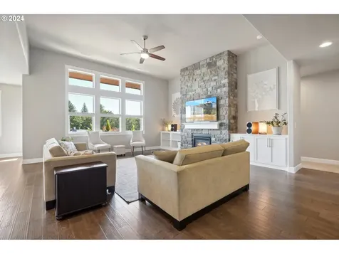 1701 S Nighthawk Road Ridgefield WA 98642