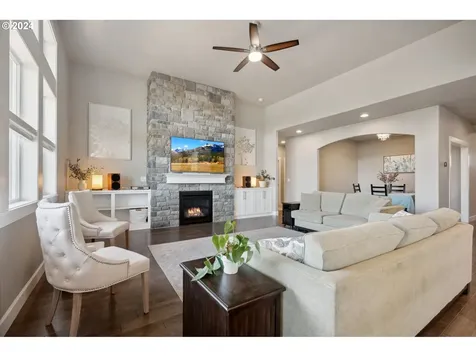 1701 S Nighthawk Road Ridgefield WA 98642