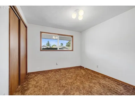3605 Hawthorne Lane Tillamook OR 97141