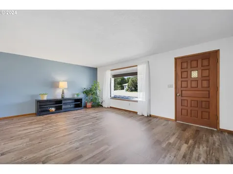 3605 Hawthorne Lane Tillamook OR 97141