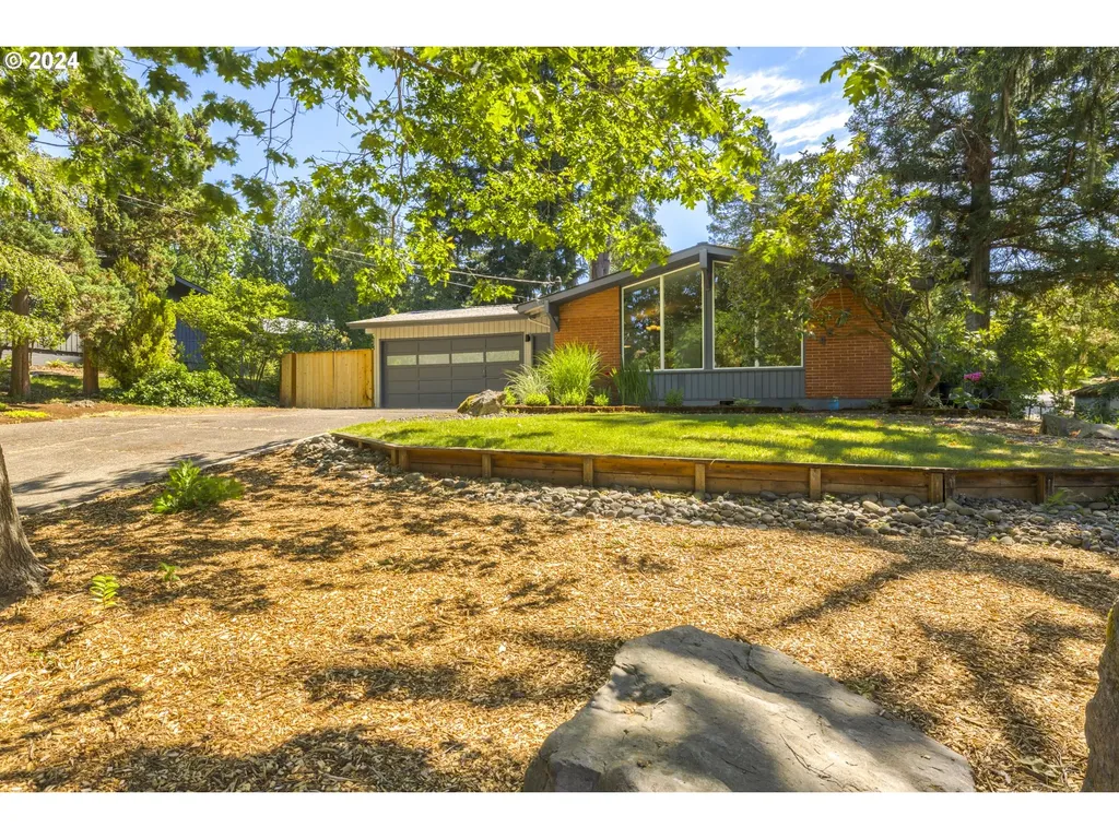 4626 Sw 53rd Avenue Portland OR 97221