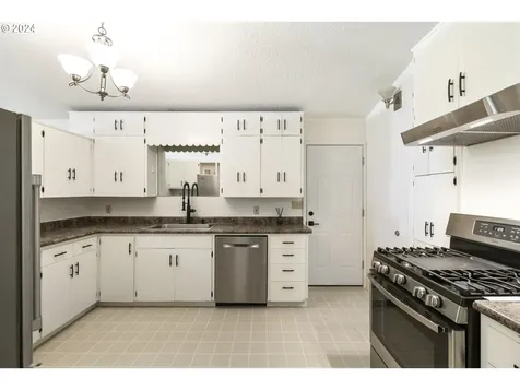 4626 Sw 53rd Avenue Portland OR 97221