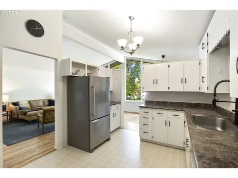 4626 Sw 53rd Avenue Portland OR 97221
