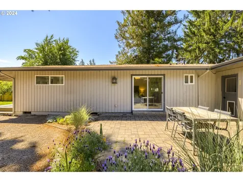 4626 Sw 53rd Avenue Portland OR 97221
