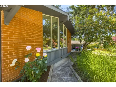 4626 Sw 53rd Avenue Portland OR 97221