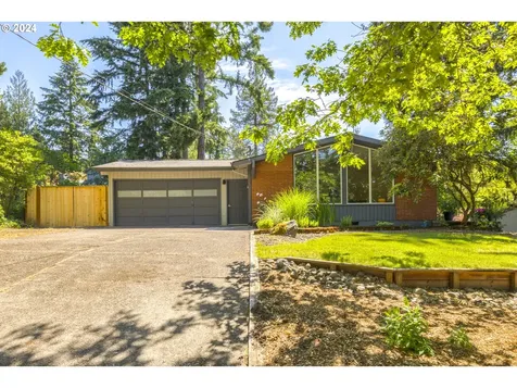 4626 Sw 53rd Avenue Portland OR 97221