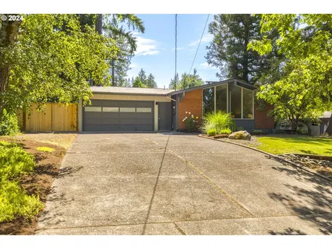 4626 Sw 53rd Avenue Portland OR 97221