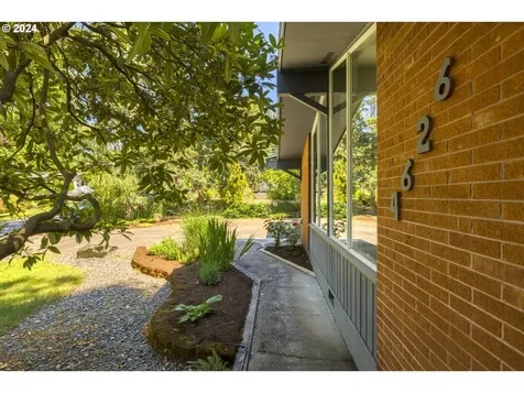 4626 Sw 53rd Avenue Portland OR 97221