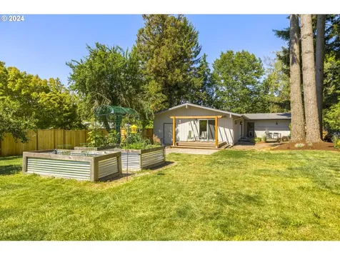 4626 Sw 53rd Avenue Portland OR 97221