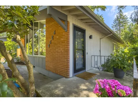 4626 Sw 53rd Avenue Portland OR 97221