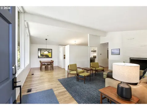 4626 Sw 53rd Avenue Portland OR 97221