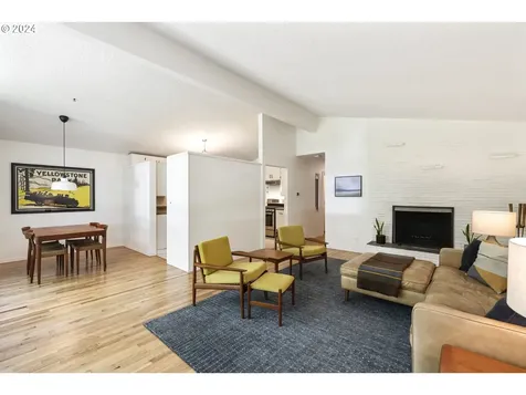 4626 Sw 53rd Avenue Portland OR 97221