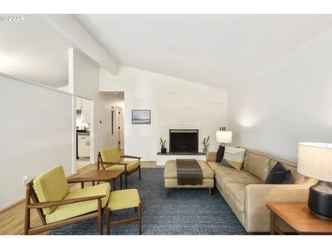 4626 Sw 53rd Avenue Portland OR 97221