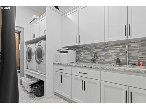 2102 Nw 71st Street Vancouver WA 98665