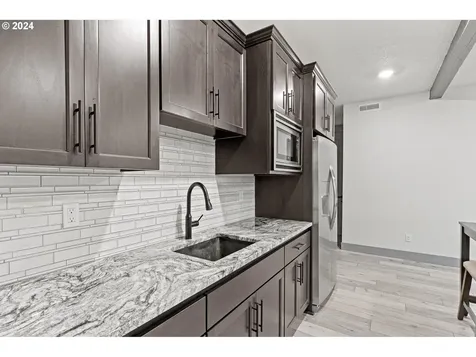 2102 Nw 71st Street Vancouver WA 98665