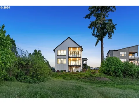 2102 Nw 71st Street Vancouver WA 98665