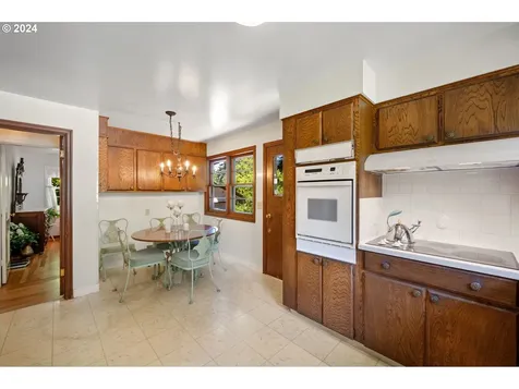 4705 Ne Ainsworth Street Portland OR 97218