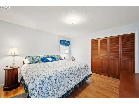 4705 Ne Ainsworth Street Portland OR 97218