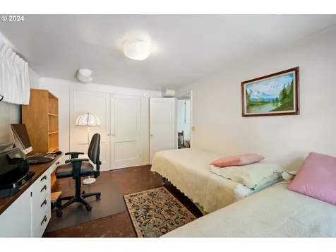 4705 Ne Ainsworth Street Portland OR 97218