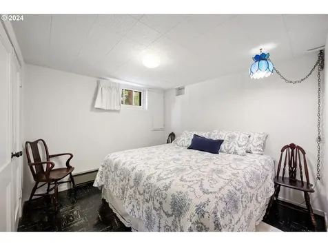 4705 Ne Ainsworth Street Portland OR 97218