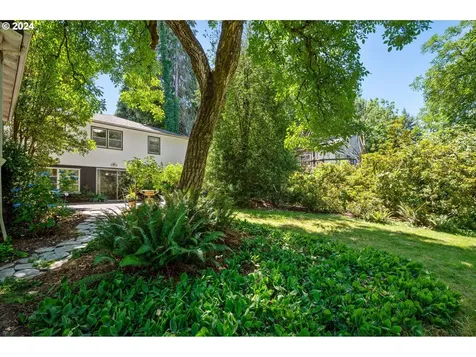 4705 Ne Ainsworth Street Portland OR 97218