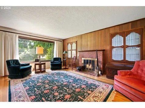 4705 Ne Ainsworth Street Portland OR 97218