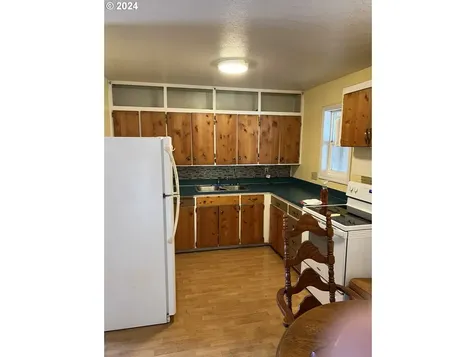 831 Arago Avenue Coos Bay OR 97420