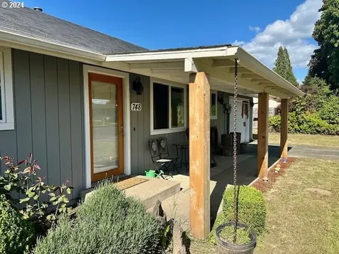 748 Beechwood Street Woodland WA 98674