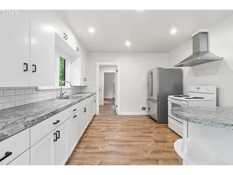 11323 SW Capitol Highway Portland OR 97219